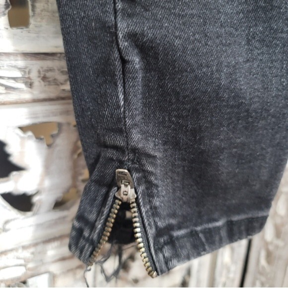 ZARA Trafaluc Denimwear Black Distressed Skinny Jeans with Ankle Zipper Sz 8 - Picture 5 of 10